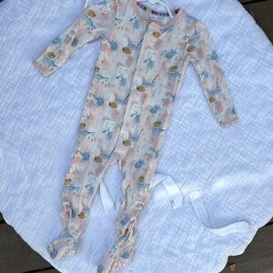 Magnetic Me arts & cats modal magnetic favorite footie, 9-12m, NWOT